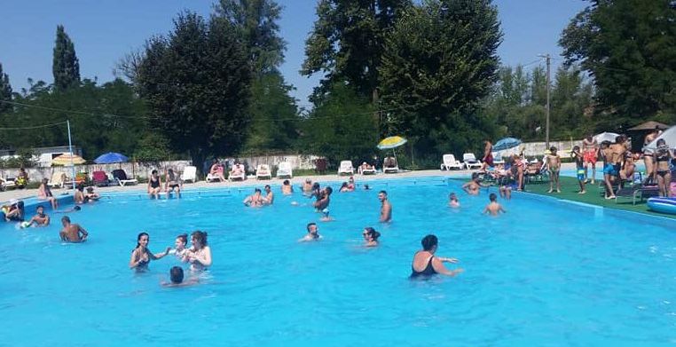 La Caransebeş, ştrandul merge foarte bine 1 strand caransebes