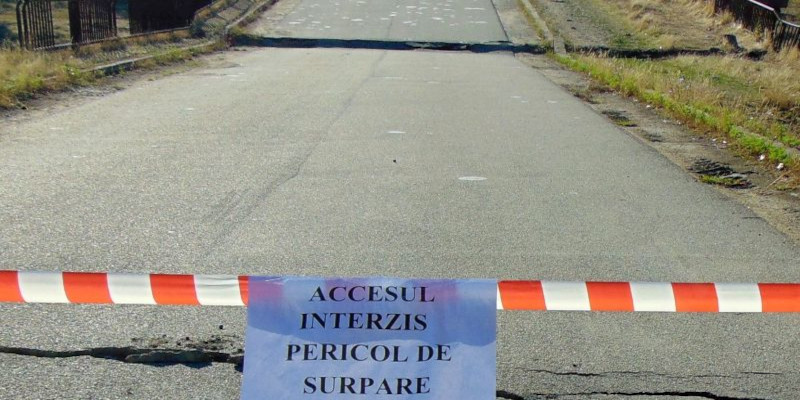 Podul de la Constantin Daicoviciu, în pericol de prăbuşire! 1 pod daicoviciu 4