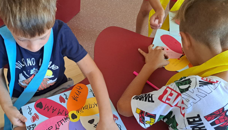 Sondaj: 6 din 10 copii ucraineni aflați în România preferă clase speciale în școlile românești, după programa din Ucraina 1 Foto Salvati Copiii