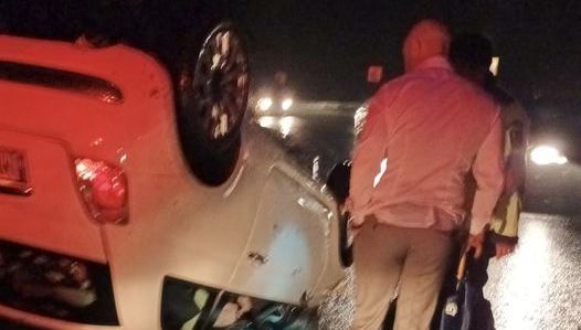 Două accidente în două zile, la Armeniş. Sâmbătă seară, o maşină s-a răsturnat pe DN 6! 1 accident armenis 2