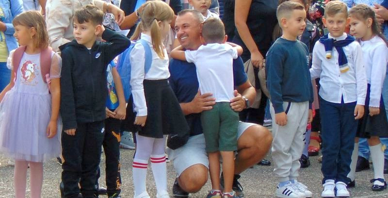 Cum a sunat clopoţelul în trei şcoli caransebeşene 1 an scolar