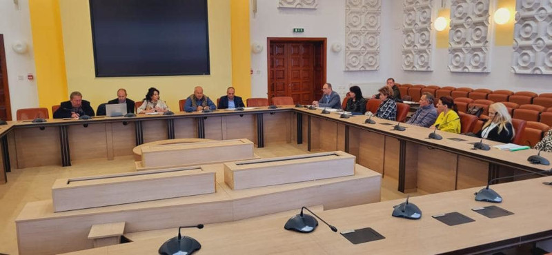 Întâlnire de lucru între reprezentanții Consiliului Județean Caraș-Severin și cei ai Spitalului Reșița privind viitoarele proiecte Interreg IPA România-Serbia 2021-2027 1 cj si spital