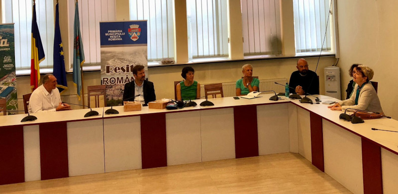 Echipa MKBT: Make Better, prezentă la Reșița pentru o nouă rundă de discuții în cadrul proiectului „N-am acte, nu exist“ 1 primarie intalnire proiect