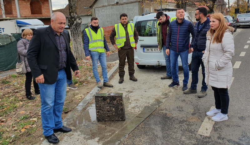 Dunca verifică stratul de asfalt de pe DJ 581 Secășeni-Grădinari 1 dunca drum