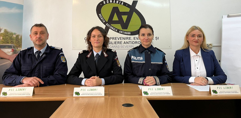 Măsuri de prevenire a situațiilor de urgență în minivacanța de Sfîntul Andrei şi Ziua Națională a României 1 politisti echipa