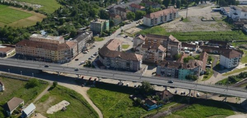 S-a semnat contractul pentru renovarea energetică a unor blocuri din Caransebeş 1 renovare blocuri