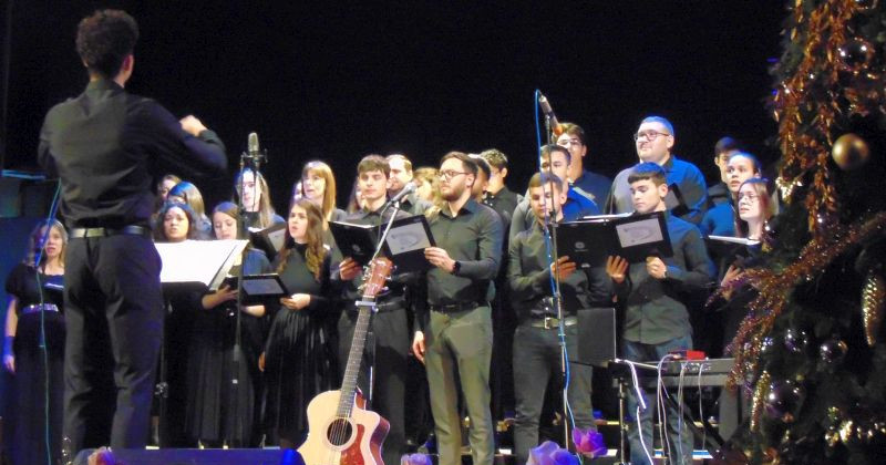 „Miracolul care aduce pacea”, pe scena Casei de Cultură din Caransebeş 1 biserica baptista 3