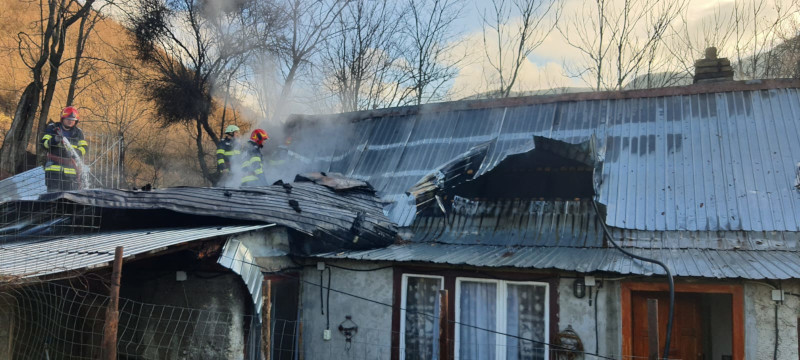 Incendiu în Ciclova Montană 1 incendiu ciclova