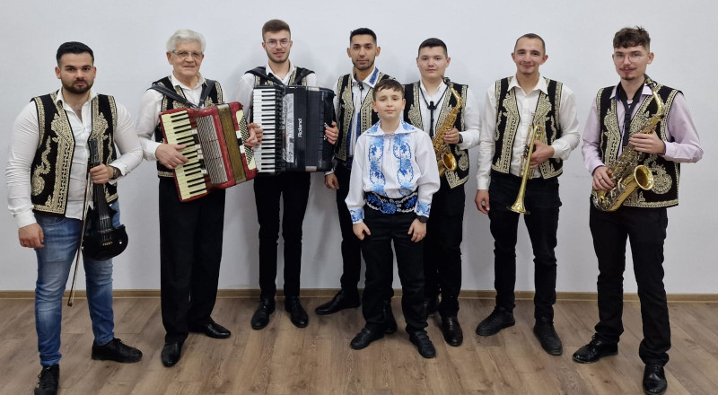 Orchestra Doina Aninei aniversează doi ani de la înființare 1 orcestra doina aninei