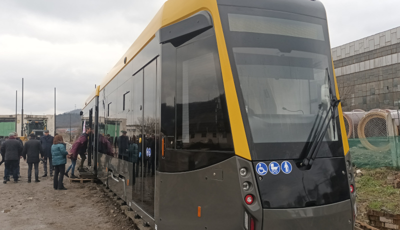 Prezentarea oficială a primului tramvai care va circula la Reșița (VIDEO) 1 tramvai2023