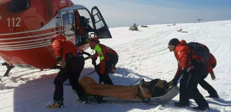 Intervenţie a salvamontiştilor şi elicopterului SMURD pe pârtia Vâlsanu 1 salvamont valsanu 3