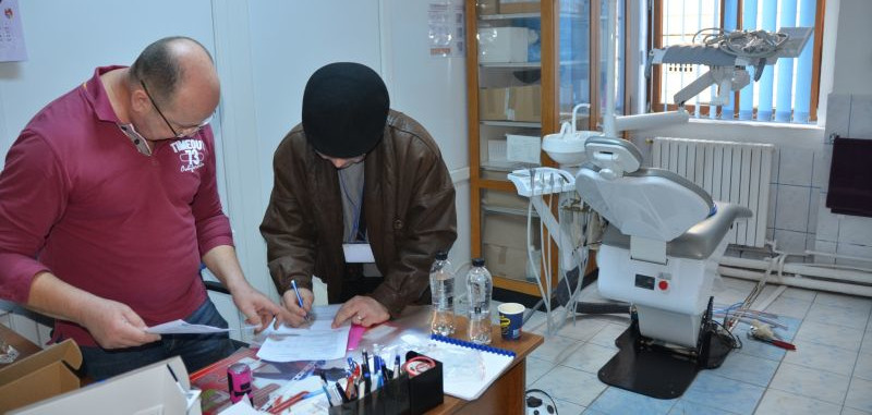 Scaun stomatologic nou la Colegiul Naţional „C.D. Loga” din Caransebeş 1 dentist cd loga 2