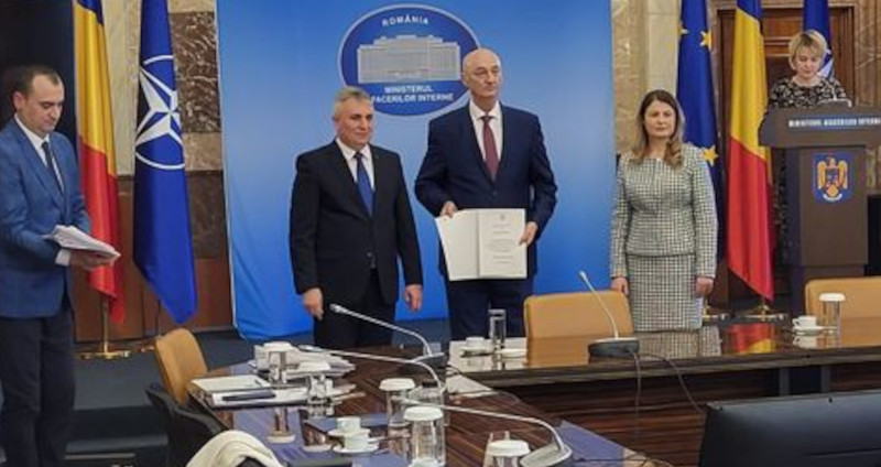 Diplomă de onoare pentru Ioan Dragomir, prefectul județului Caraș-Severin 1 prefect