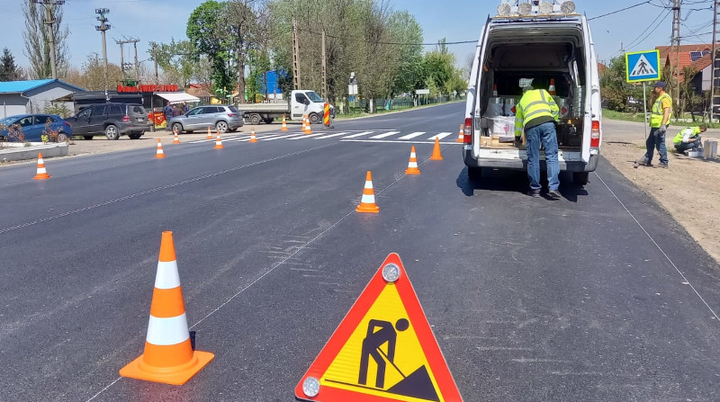 Drumarii de la DRDP Timișoara lucrează pe mai multe tronsoane din vestul țării 1 lucrari drum