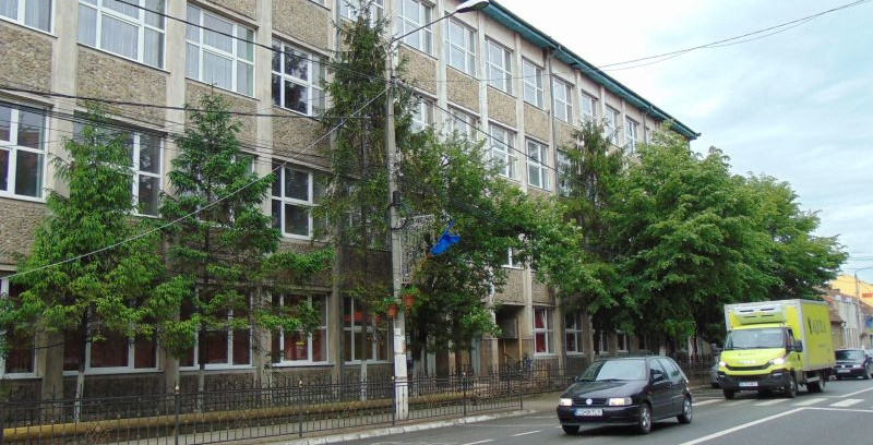 Peste 12 milioane de lei pentru școlile și liceele din Caransebeș 1 bani scoli
