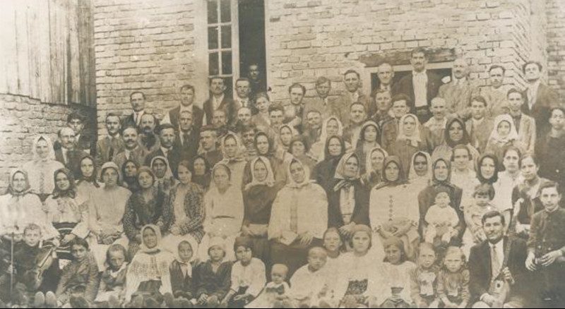 "Istoria Bisericii Creștine Baptiste Nr. 1 din Reșița", la Biblioteca "Alexander Tietz" Reșița 1 carte lansare