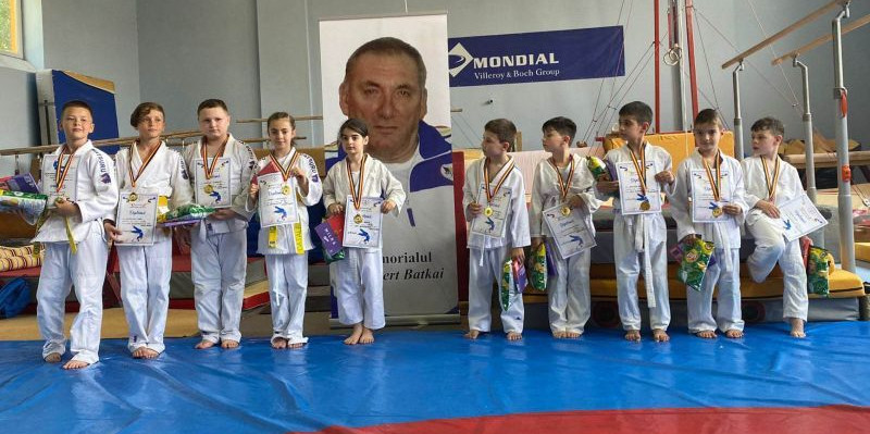 Micuţii judoka din Caransebeş au obținut 10 locuri I la Lugoj 1 judo