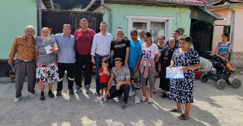 22 de familii au fost premiate la Bocşa de primarul Mirel Pascu 1 Pascu si oamenii