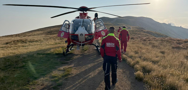 Un turist a fost salvat de salvamontiștii cărășeni 1 salvamont