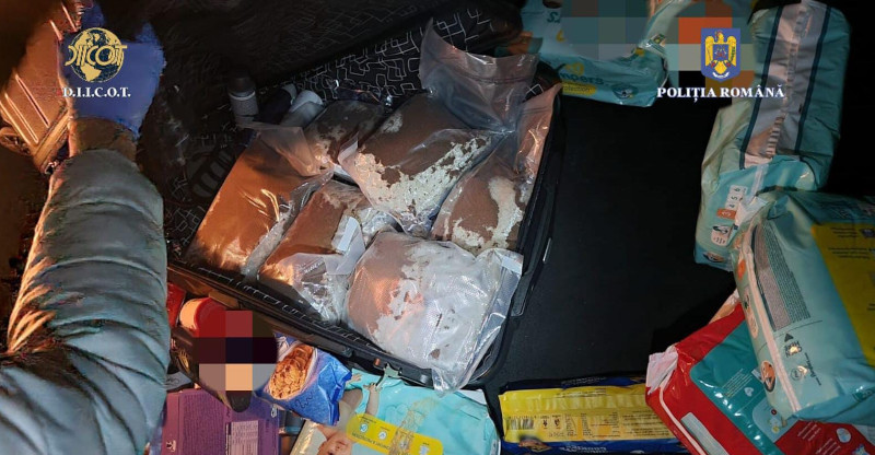 Șase kilograme de substanțe interzise, descoperite la Reșița 1 droguri de mare risc