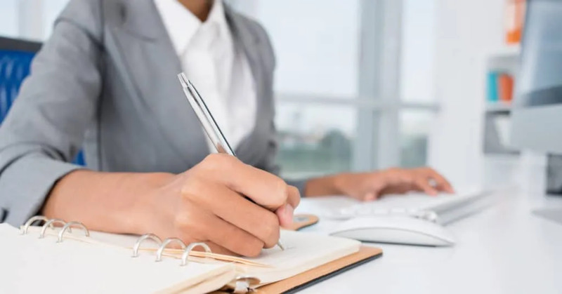 Program de formare pentru personalul didactic auxiliar din școlile județului Caraș-Severin 1 secretara
